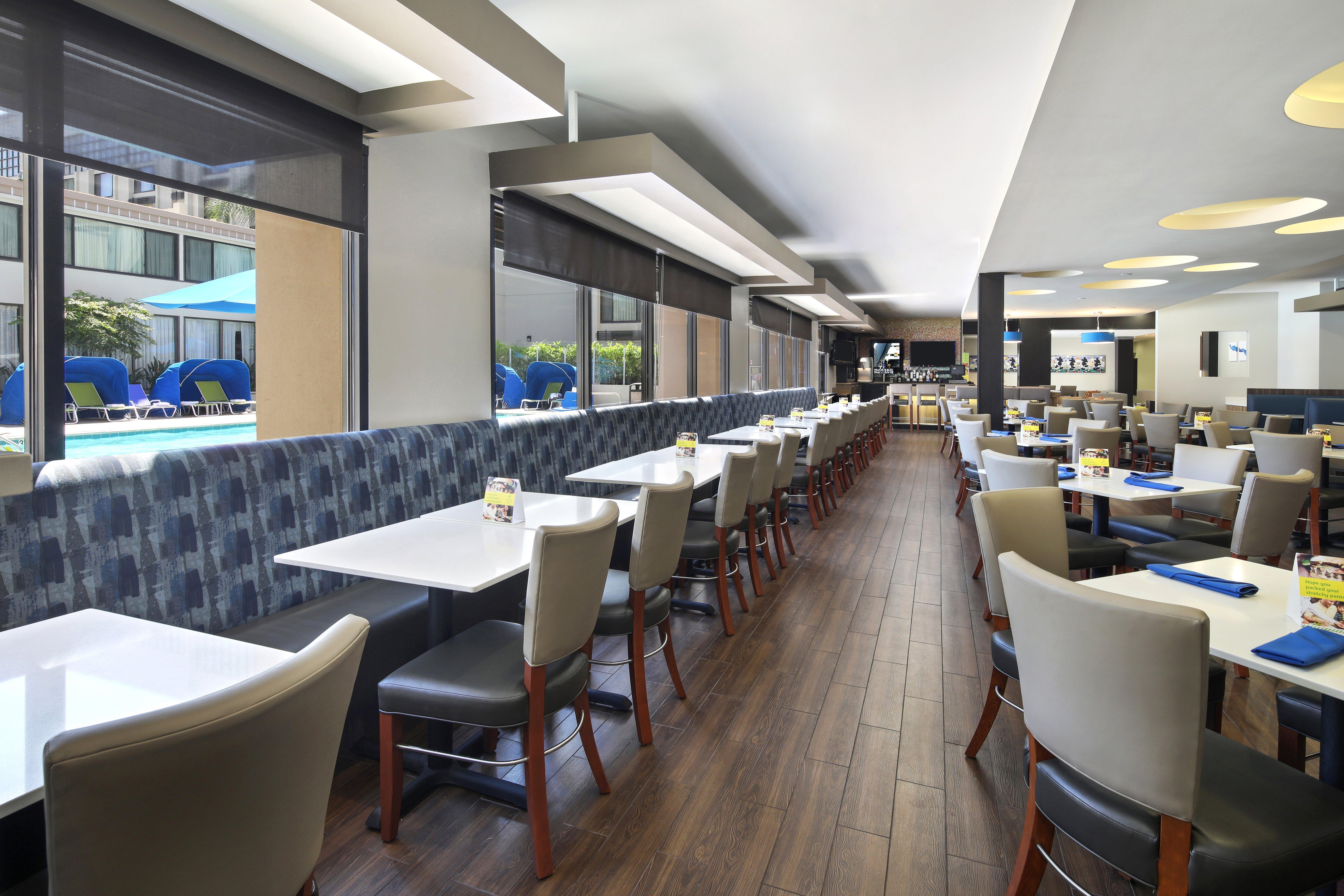 Holiday Inn Hotel & Suites Anaheim By Ihg Exteriör bild